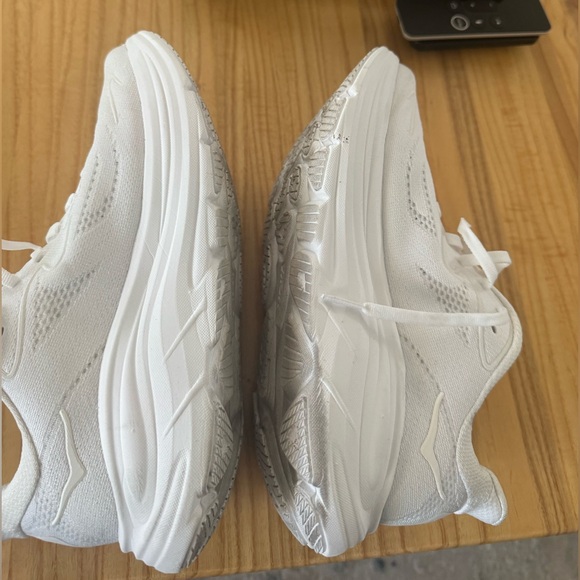 HOKA All-White Clifton 10 - Picture 5 of 8